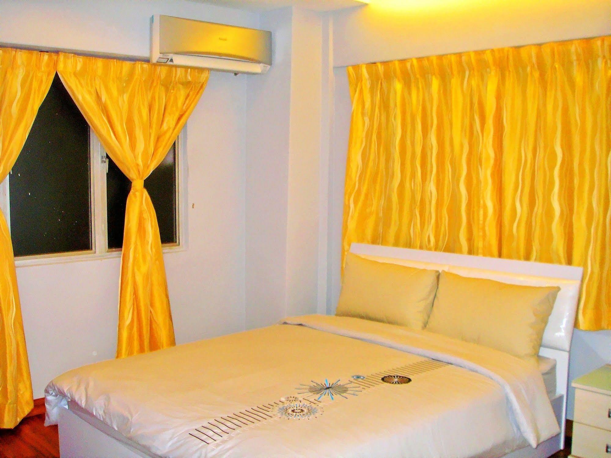 Malacca Hotel Apartment Exterior photo